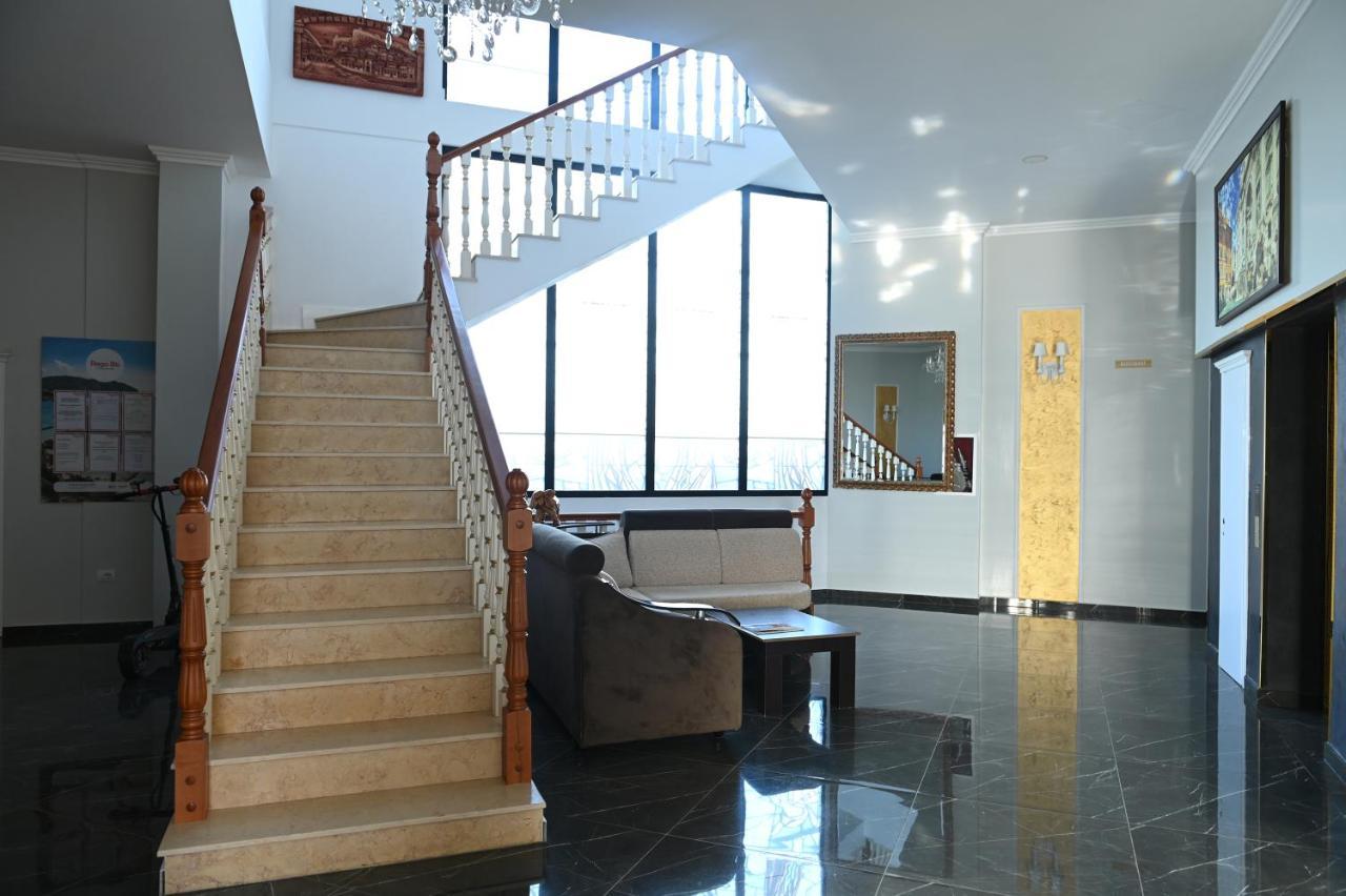 גולם Hotel Onufri מראה חיצוני תמונה